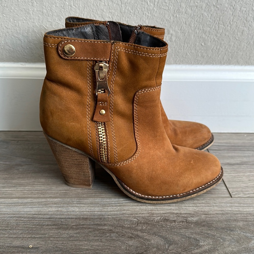 Tan suede Aldo ankle booties